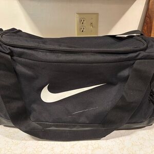 Nike Black Sporty Duffel Bag with Sleek Design